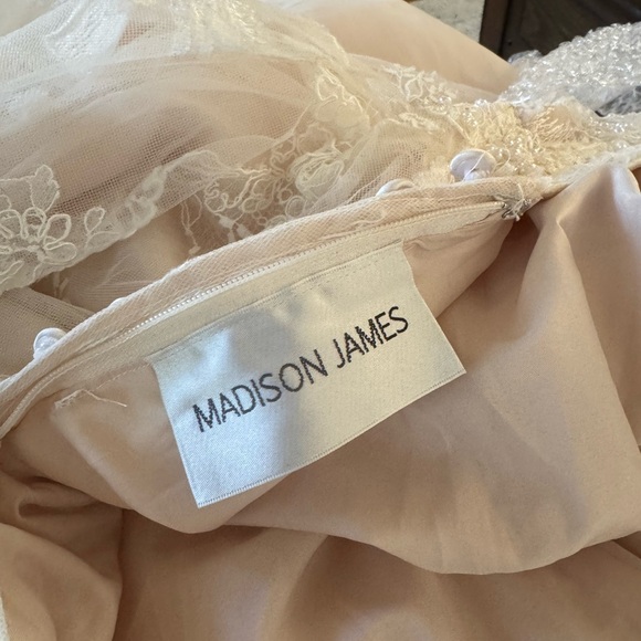 Madison James Fletcher wedding dress - Picture 5 of 9